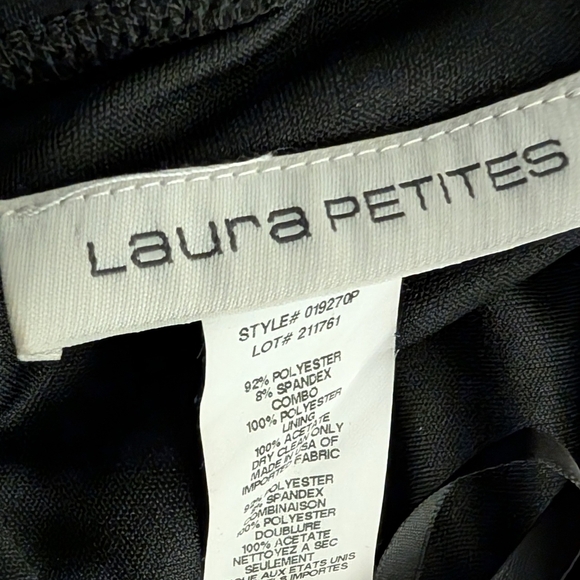 Elegant Black Halter Dress with Bow - Picture 4 of 4